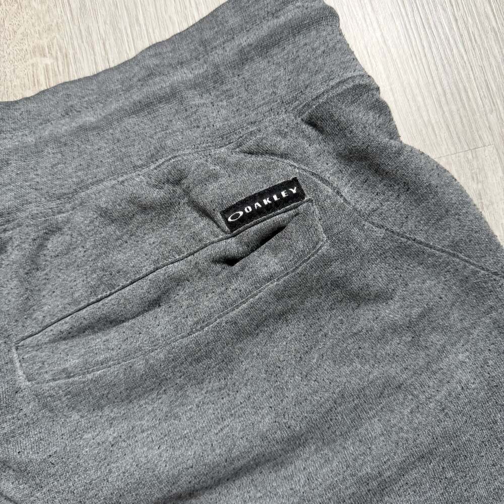 Oakley Men's Gray Drawstring Athletic Shorts Size Large - Picture 5 of 7